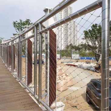 What issues should be noted for stainless steel rope net guardrails？